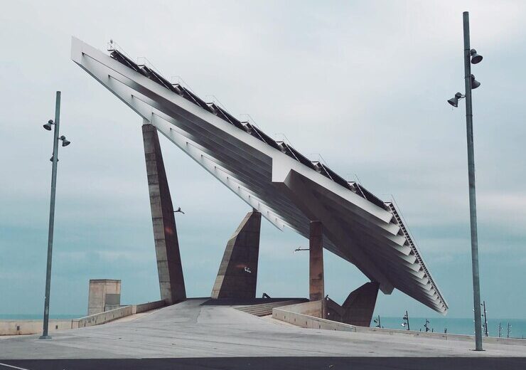 Structurile metalice pentru panouri fotovoltaice – tipuri și aplicații